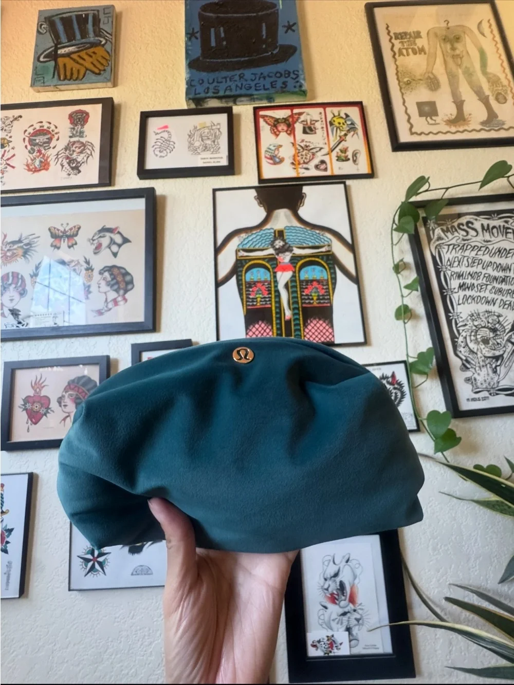lululemon athletica *NWOT* Feeling Ready Velour Pouch  in Green Jasper